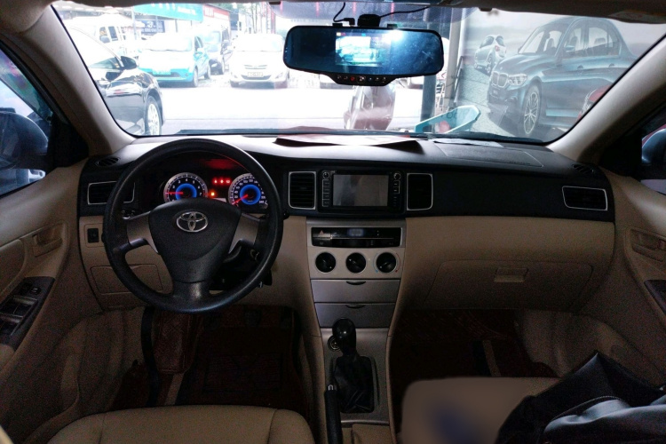 丰田 花冠 2013款 1.6L 手动豪华版中控内饰7001