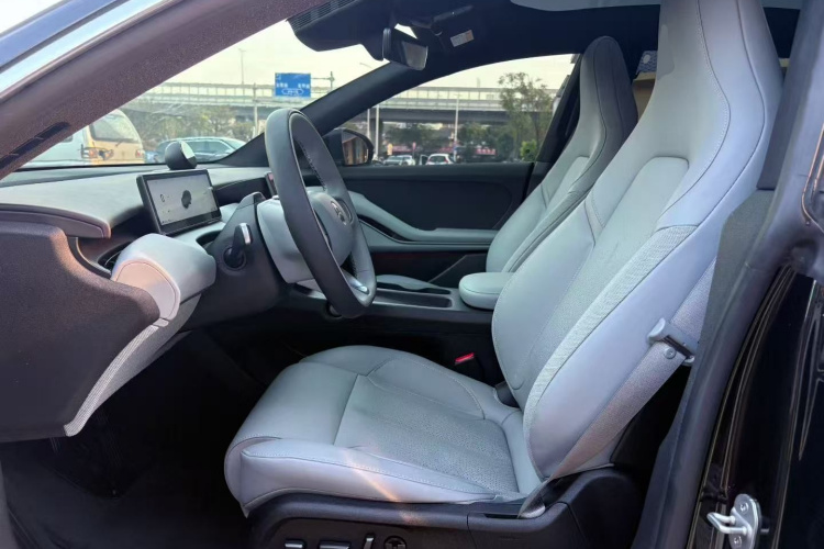 蔚来ET5 2024款 75kWh中控内饰19