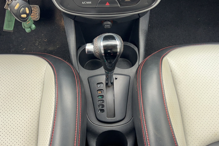 吉利汽车 熊猫经典 2015款 1.5L 自动酷趣版局部细节18