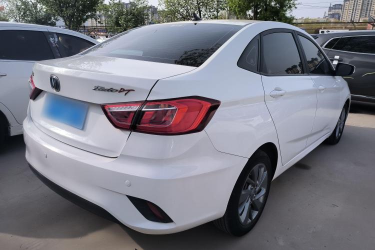 长安 逸动DT 2018款 1.6L 手动舒享型车身外观6003