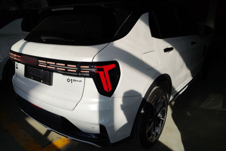 领克01 EM-P 2023款 1.5TD EM-P PM车身外观7