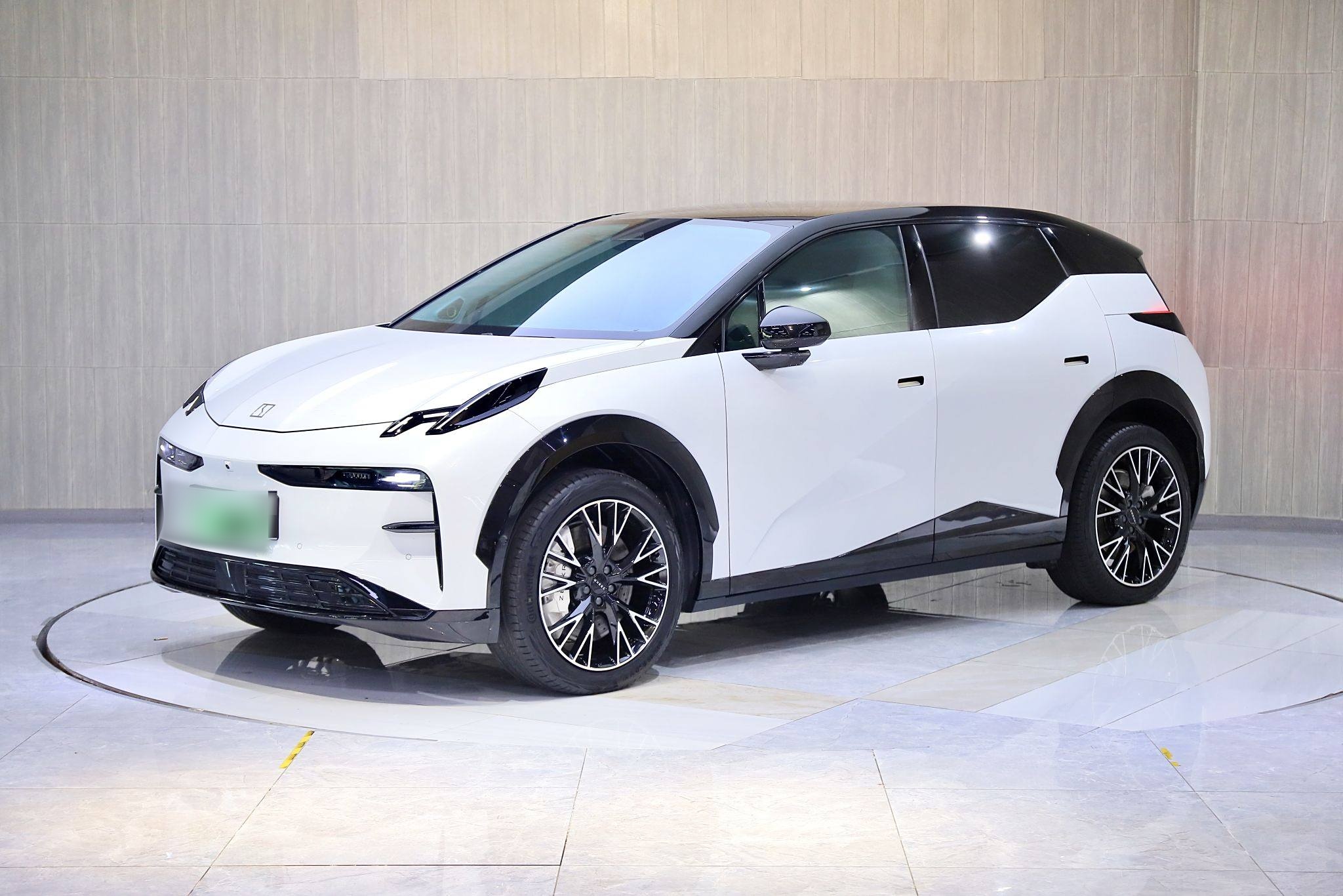 极氪X 2024款 五座四驱版