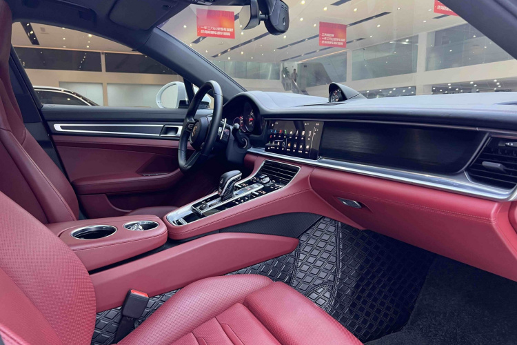 保时捷 2023款 Panamera 4 行政加长铂金版 2.9T中控内饰7008