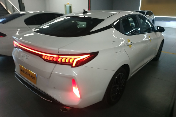 江淮汽车 江淮A5 PLUS 2023款 1.5T 自动豪华型车身外观7