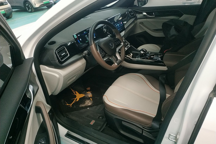 比亚迪 秦PLUS 2024款 荣耀版 EV 420KM领先型中控内饰20