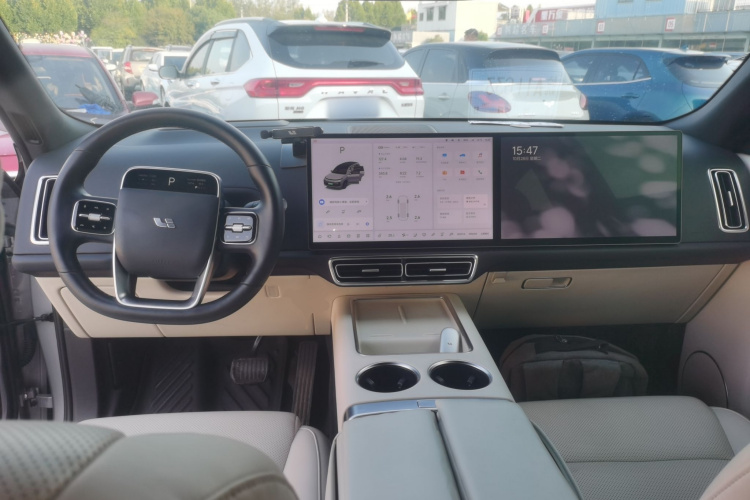 理想汽车 理想L8 2023款 Pro中控内饰12