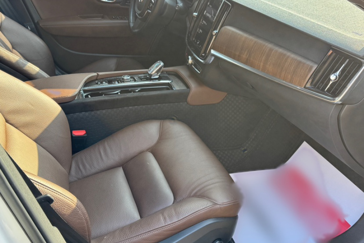 沃尔沃V90 2021款 Cross Country B5 AWD 智远版中控内饰7007