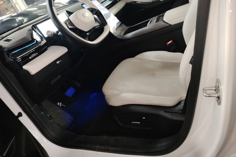 吉利银河 银河L6 2023款 125km 星舰中控内饰19