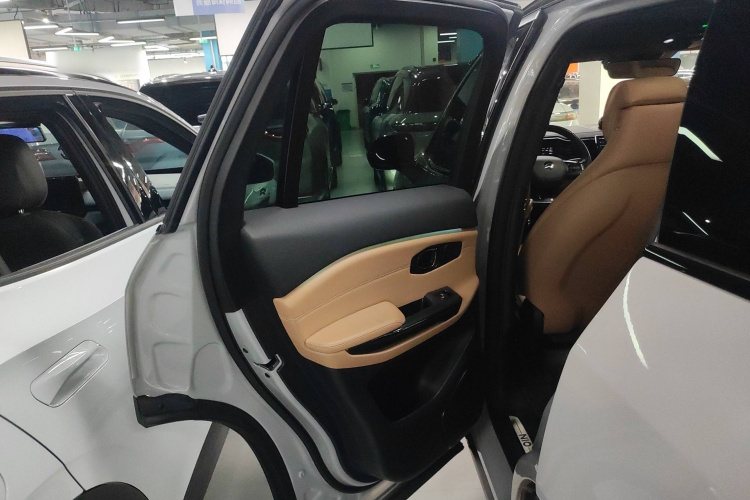 蔚来ES6 2020款 600KM 运动版中控内饰7008