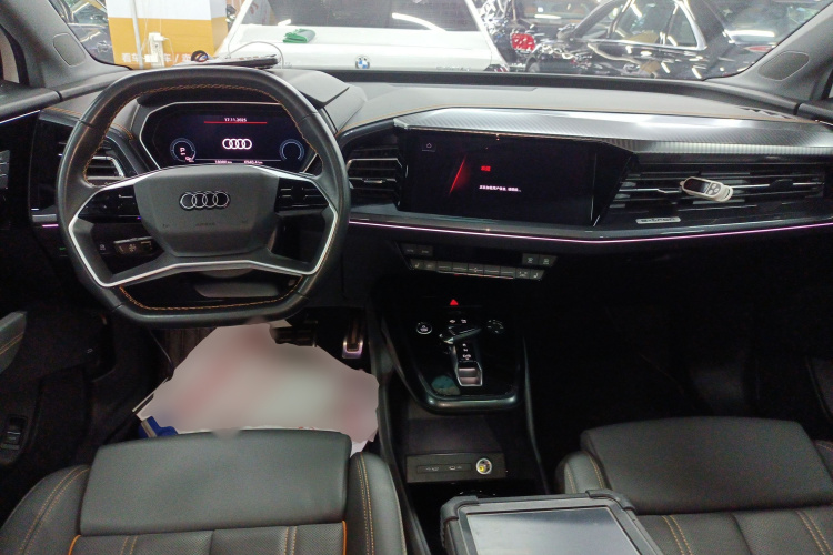 奥迪Q4 e-tron 2024款 40 e-tron 创境版中控内饰7002