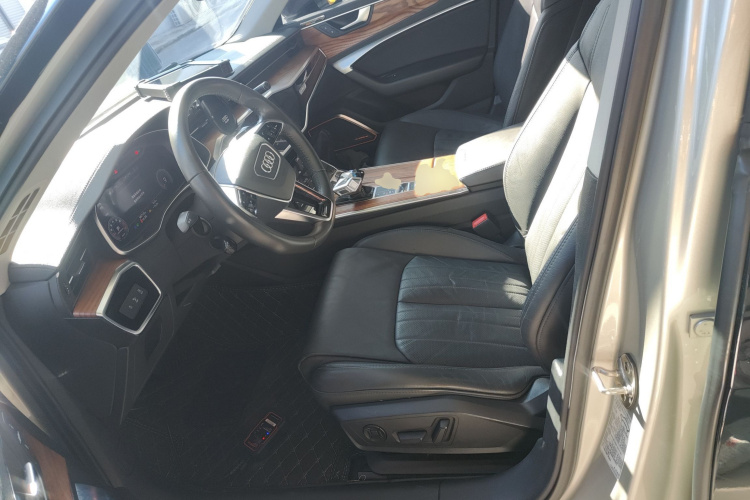 奥迪A6L 2021款 40 TFSI 豪华致雅型中控内饰19