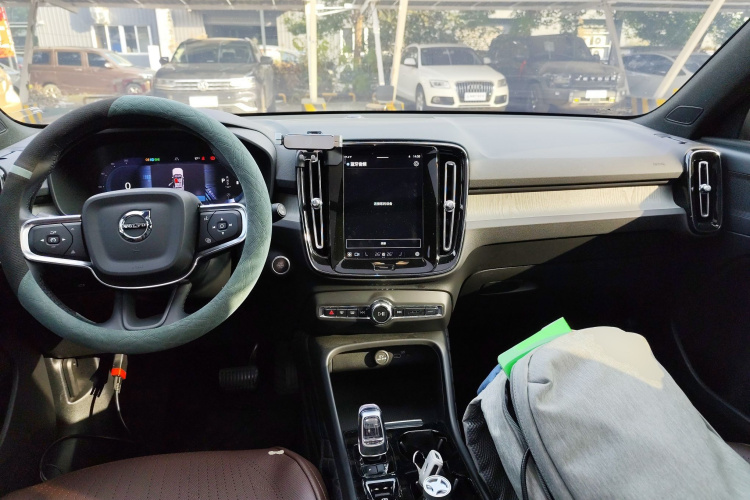沃尔沃XC40 2024款 B3 智远豪华版中控内饰12