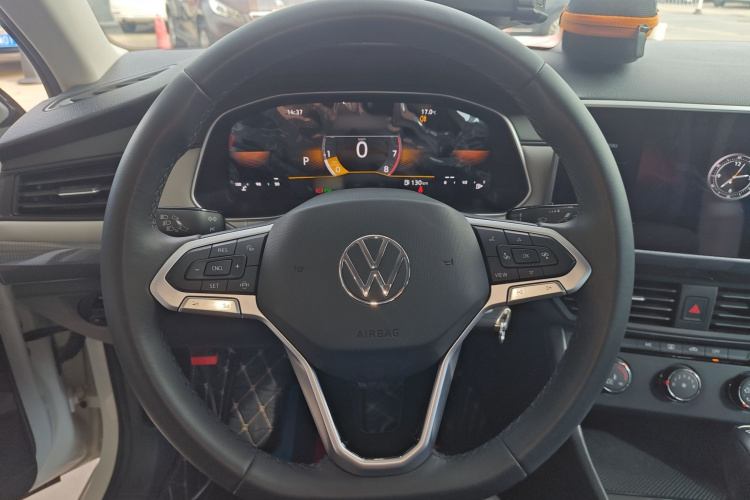 大众 宝来 2023款 200TSI DSG畅行版中控内饰13