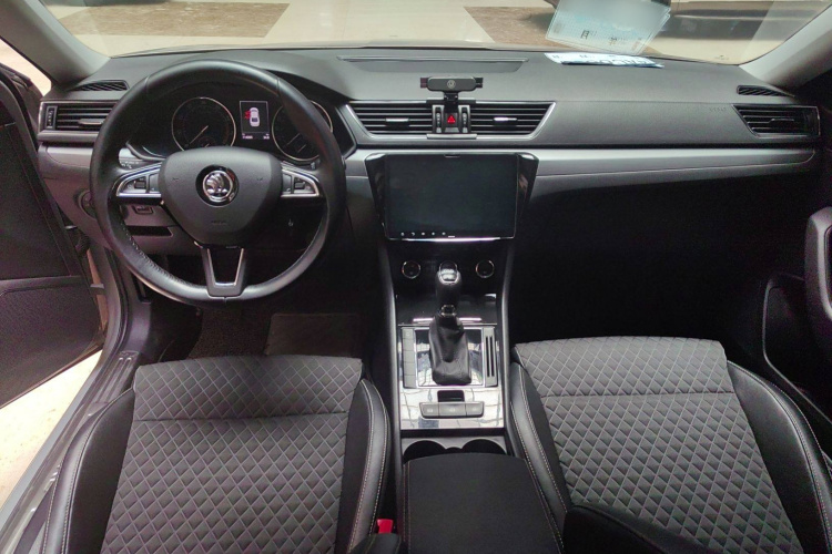 斯柯达 速派 2016款 TSI280 DSG创行版中控内饰7003