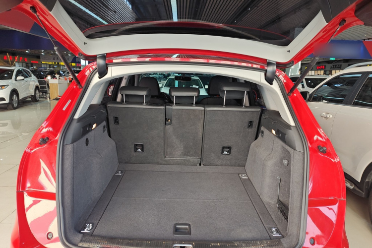 奥迪Q5 2017款 Plus 40 TFSI 技术型机舱底盘23