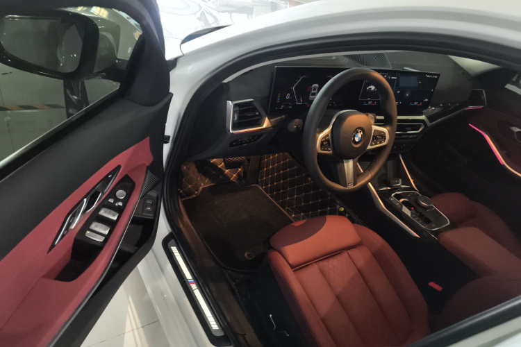 宝马3系 2023款 325Li M运动套装中控内饰7003