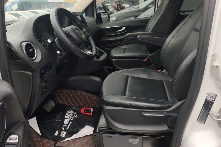 奔驰 威霆 2016款 2.0T 商务版局部细节19