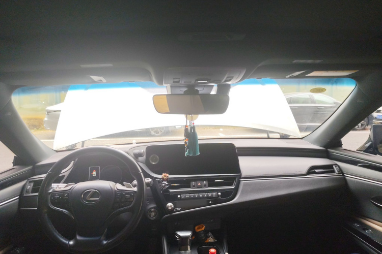 雷克萨斯ES 2022款 200 卓越版中控内饰22