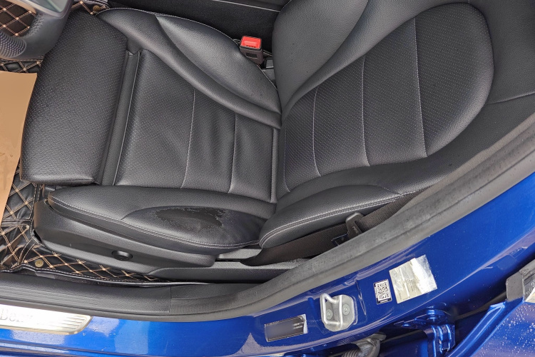 奔驰C级 2020款 改款 C 260 L 运动版中控内饰19