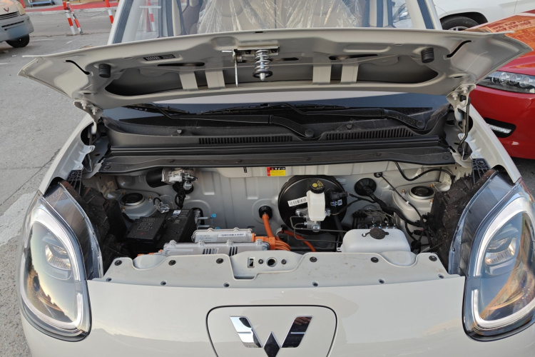 五菱汽车 宏光MINIEV 2025款 四门版 进阶款机舱底盘24