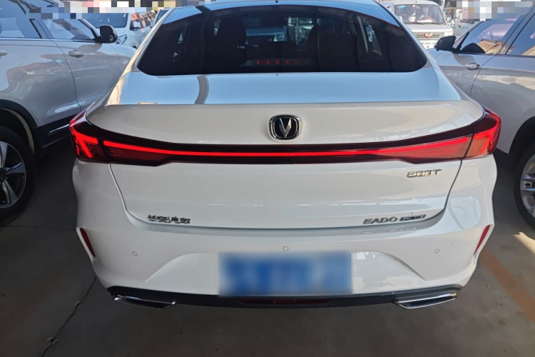 长安 逸动 2023款 畅享版 PLUS 蓝鲸NE 1.4T GDI DCT尊贵版车身外观6