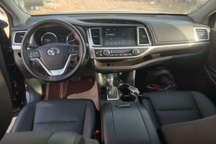 丰田 汉兰达 2021款 2.0T 四驱尊贵版 7座中控内饰12