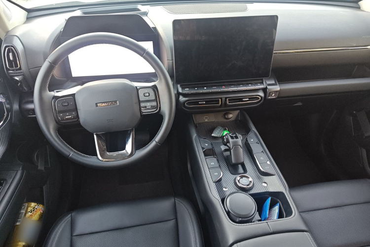 哈弗大狗 PLUS 新能源 2023款 DHT-PHEV 105km 潮电版Plus中控内饰12