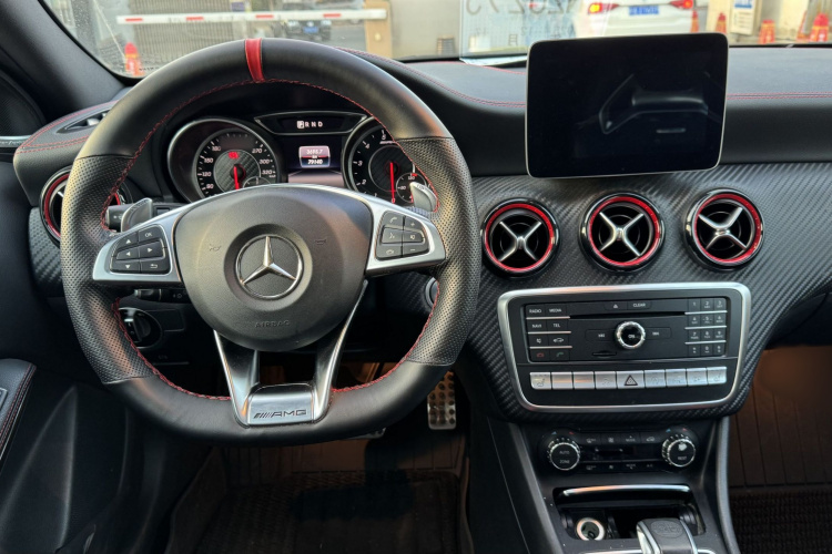 奔驰A级AMG(进口) 2017款 改款 AMG A 45 4MATIC局部细节16
