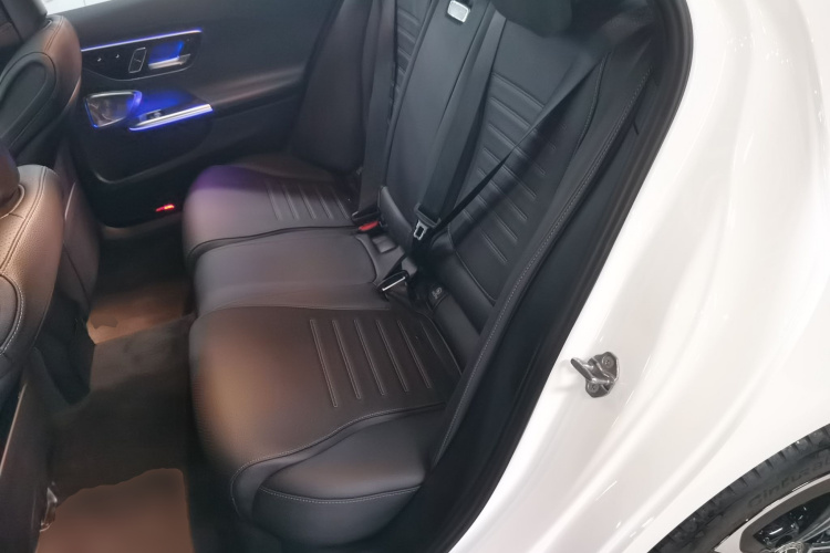 奔驰C级 2022款 改款 C 260 L 皓夜运动版中控内饰21