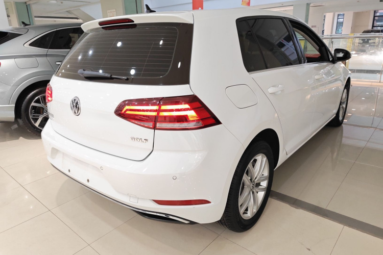 大众 高尔夫 2019款 200TSI DSG舒适进取版 国VI车身外观6005