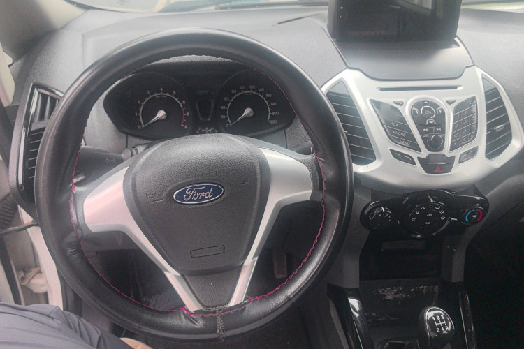 福特 翼搏 2013款 1.5L 手动风尚型局部细节13