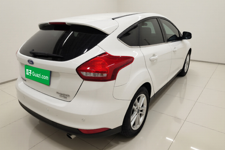 福特 福克斯 2015款 两厢 EcoBoost 180 自动精英型车身外观7