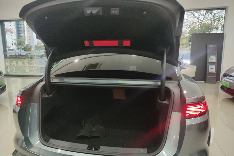 比亚迪 汉L 2025款 DM-p 四驱激光雷达旗舰型局部细节23