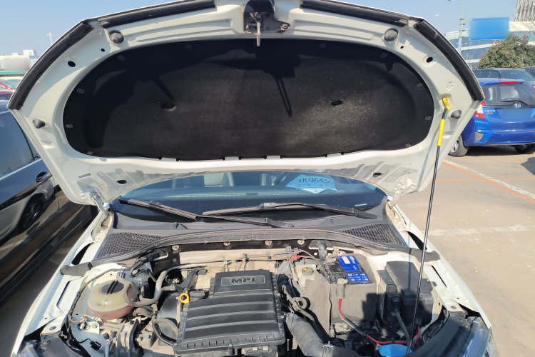 斯柯达 明锐 2016款 1.6L 手动智行版机舱底盘24
