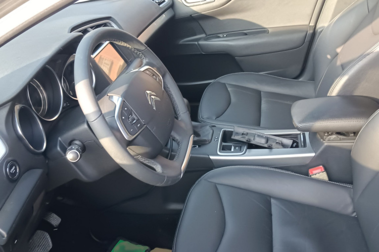 雪铁龙C4L 2016款 1.2T 自动精英型局部细节19