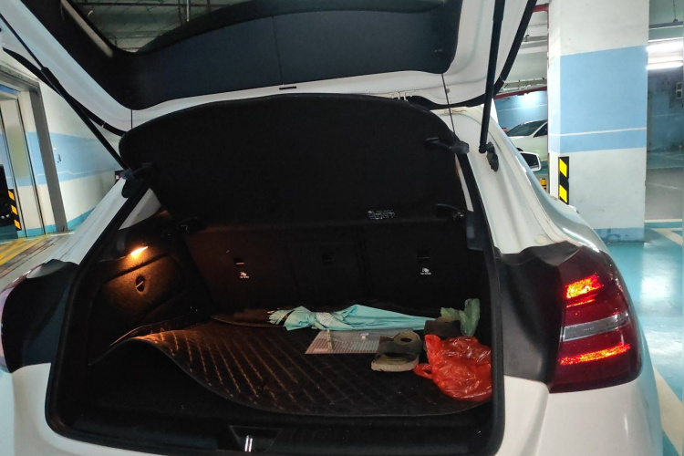 奔驰GLA 2018款 GLA 200 动感型局部细节23