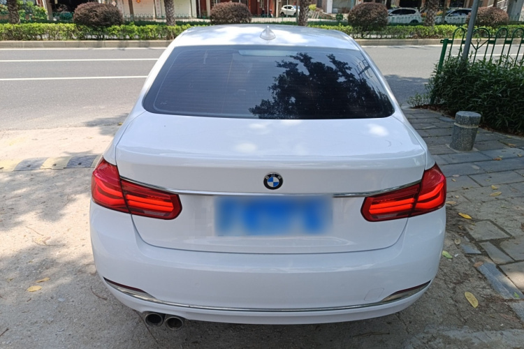宝马3系 2018款 320Li 领先型豪华套装车身外观6
