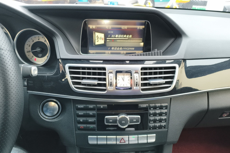 奔驰E级 2015款 E 180 L 运动型局部细节16