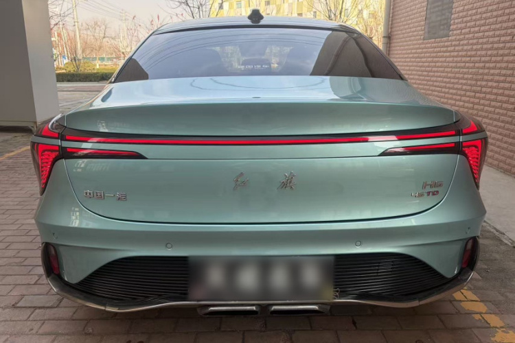 红旗H6 2023款 2.0T 致臻版车身外观6007