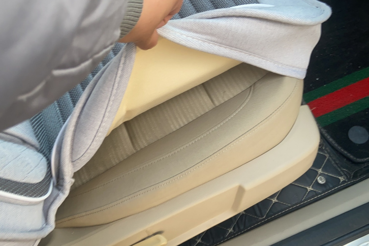 福特 福克斯 2013款 三厢经典 1.8L 手动基本型中控内饰7007