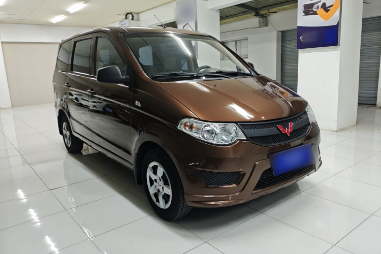 五菱汽车 五菱宏光 2020款 1.2L S基本型国VI LSI车身外观3