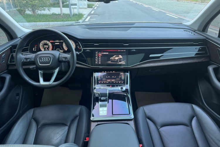 奥迪Q7 2021款 55 TFSI quattro S line运动型局部细节18