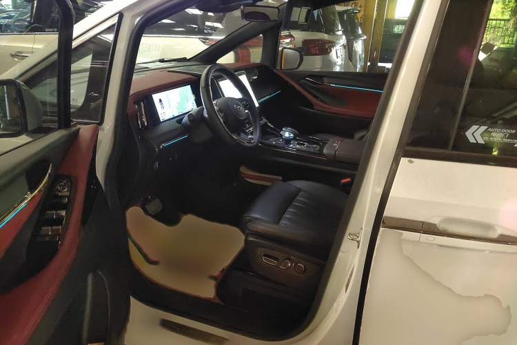 广汽传祺 传祺M8 2023款 宗师系列 400T 至尊版局部细节19