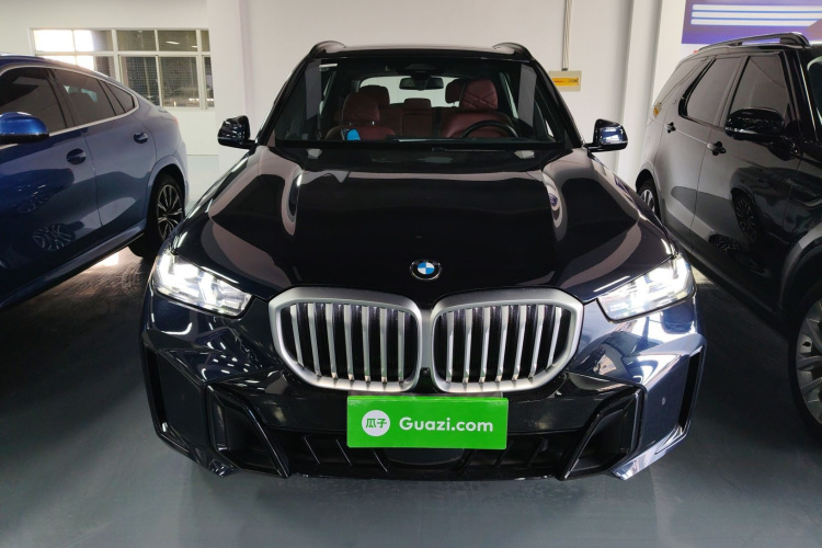宝马X5 2023款 xDrive 40Li M运动曜夜套装车身外观6001