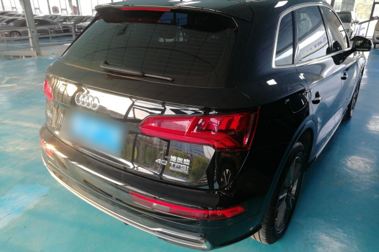 奥迪Q5L 2020款 40 TFSI 荣享时尚型车身外观7