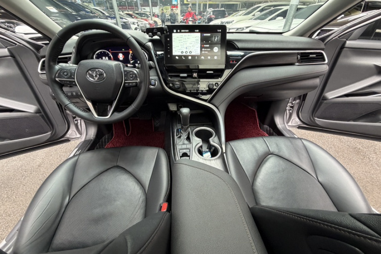 丰田 凯美瑞 2023款 2.5G 豪华版中控内饰7011