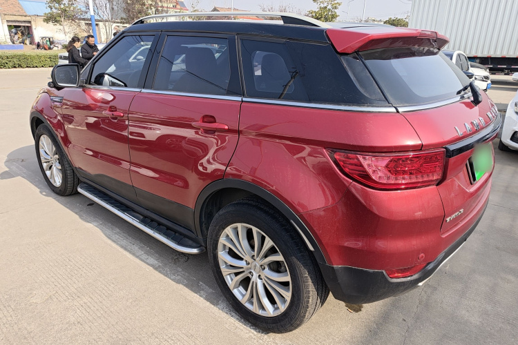 陆风X7 2015款 2.0T 全景尊贵版车身外观4