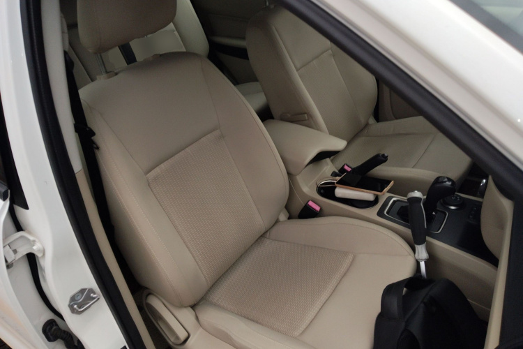 福特 撼路者 2017款 2.0T 汽油自动四驱菁英版 5座局部细节41