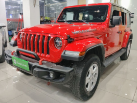 Jeep 牧马人 2019款 2.0T Sahara 四门版 国VI