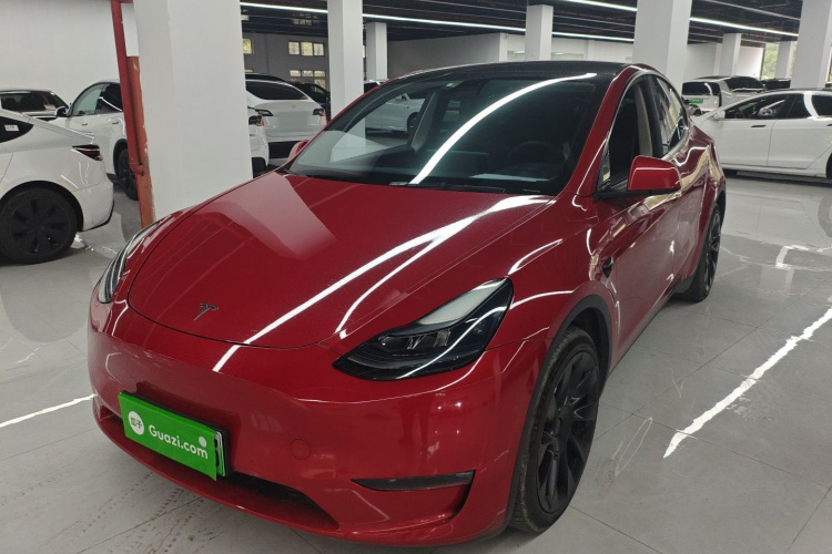 特斯拉 Model Y 2022款 长续航全轮驱动版车身外观1